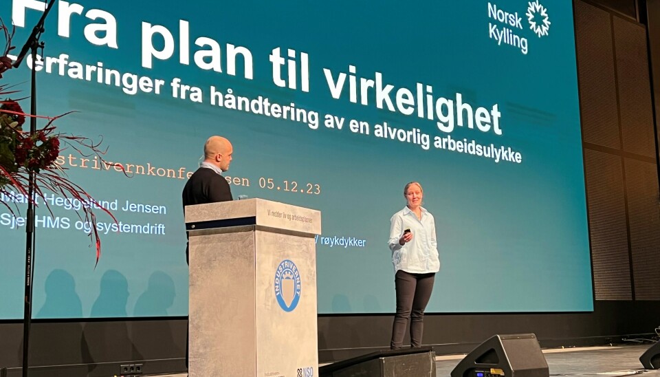 Røykdykker Adam Berk og Sjef HMS og systemdrift Marit Heggelund Jensen fra Norsk Kylling AS delte erfaringene sine under Industrivernkonferansen 2023.