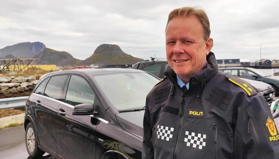 Politioverbetjent Jo Vole er eneste politibetjent på Værøy i Nordland politidistrikt.