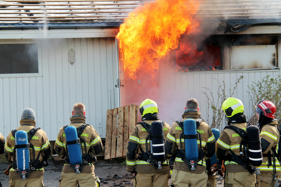 Nedbrenningen av huset skjedde i samarbeid med Øygarden brann og redning.