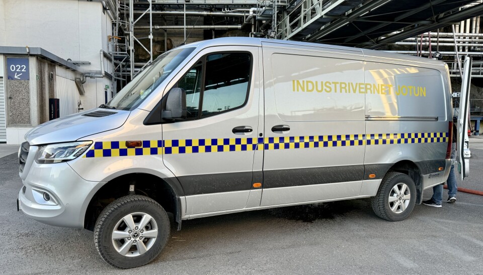 Industrivernet ved Jotun har byttet ut den gamle brannbilen med ny beredskapsbil. Bilen er fullspekket ved utstyret som industrivernet trenger.