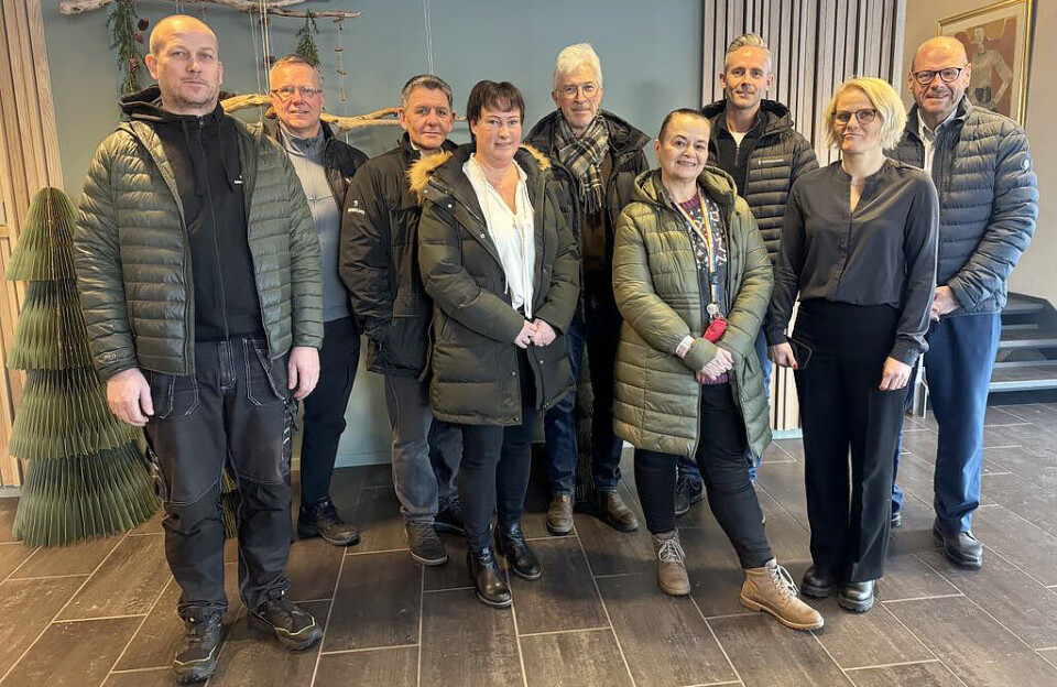 Beredskapsforum Tranby & Omegn holdt møte 11. desember. Avbildet er nesten hele nettverket til stede. Representanter fra to virksomheter måtte gå før bildet ble tatt.