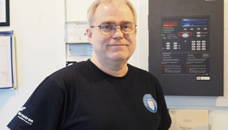 – Alle i industrivernet har arbeidsklær med industrivern-logoen. På den måten er det lett for alle ansatte å vite hvem som er med i industrivernet. Det kan jo hende det er en person som er rett ved deg, sier industrivernleder Geir Bakken.